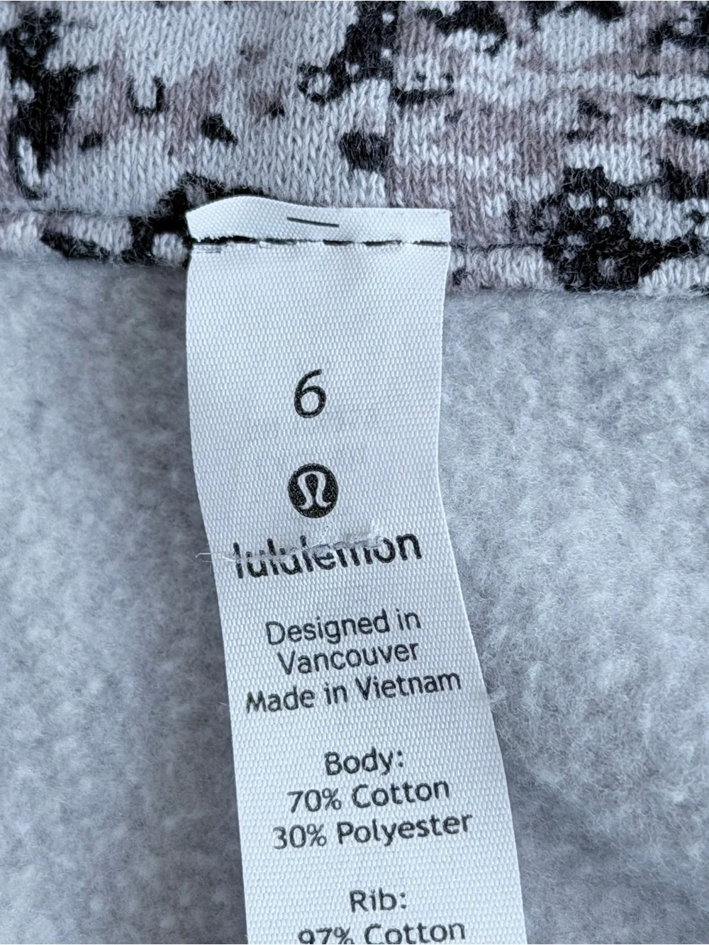 Lululemon Scuba Full-Zip Hoodie -Luminesce Splatter White Black - size 6